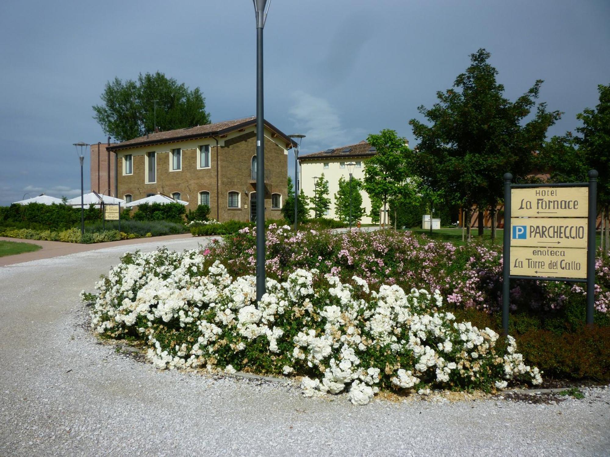 Hotel La Fornace San Vicenzo di Galliera Exterior foto